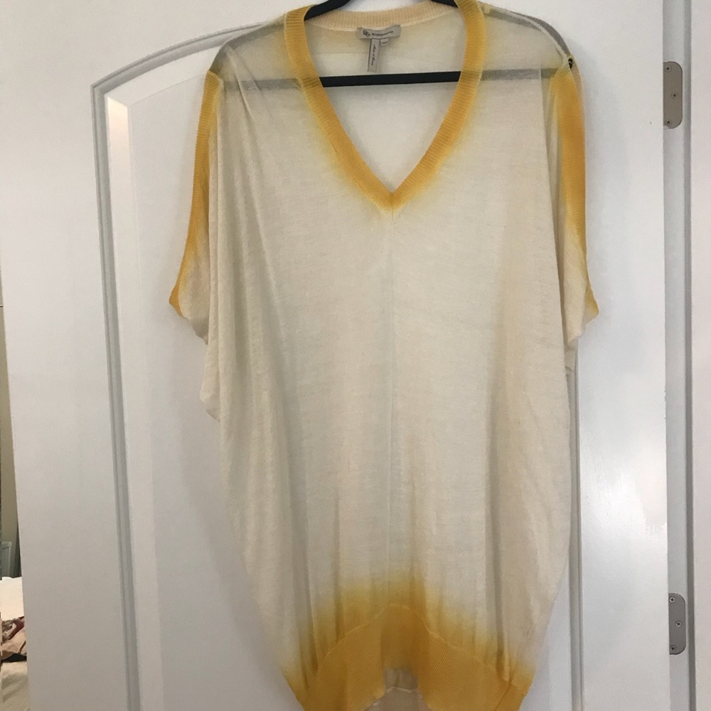 BCBGeneration cream/yellow knit tunic